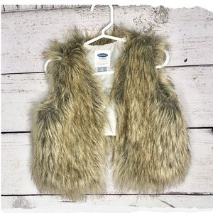 Faux fur girls vest size 2T